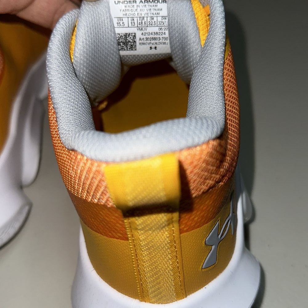 UNDER ARMOUR Flow Breakthru 3 Basketball NEW, very comfy, last one! 3025603-700 - Picture 8 of 8